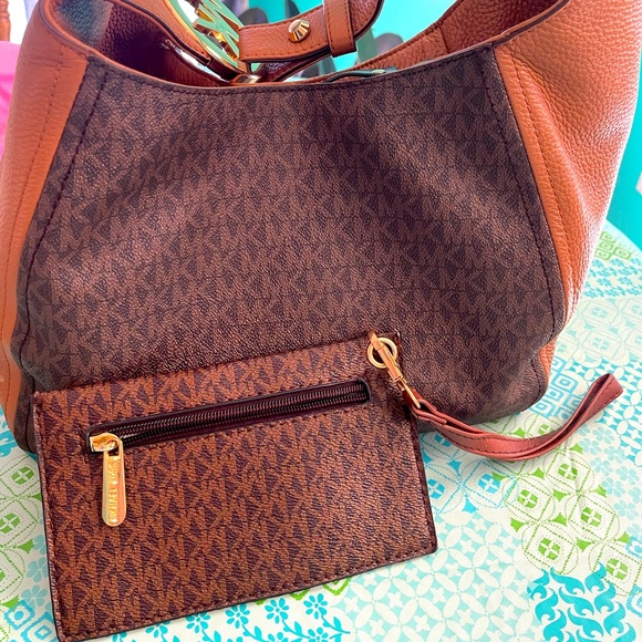 Michael Kor bag - Picture 1 of 6